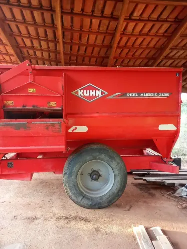 Vagão forrageiro 7 MT cubicos! mistura e distribui no cocho