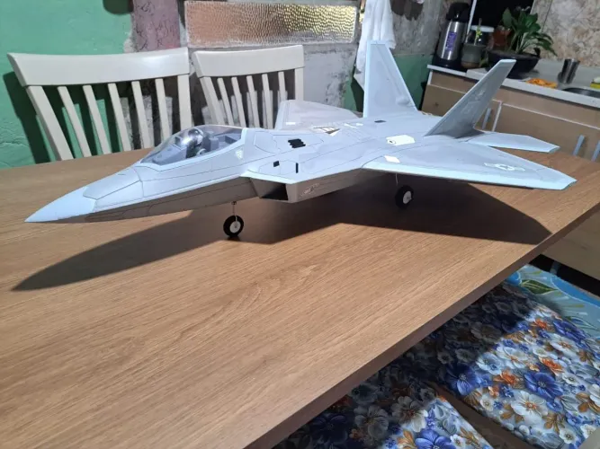 Aeromodelo caça F22 raptor v2