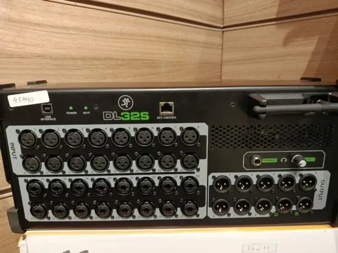 Mesa Mackie DL32S