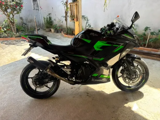 Kawasaki ninja 400