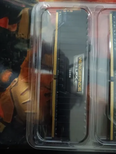 Memória Corsair ddr4 16gb 2400 mhz