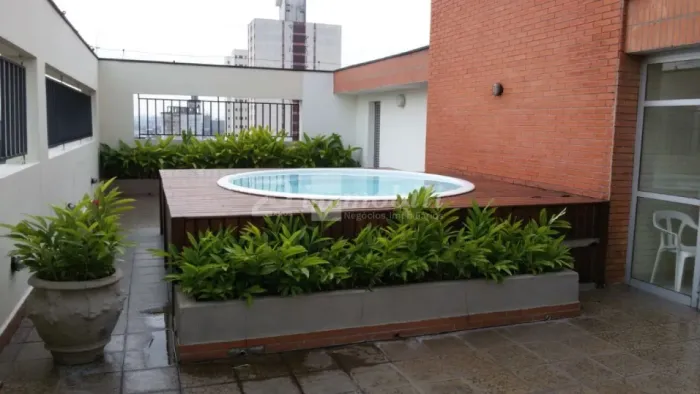 PREDIO COM PISCINA