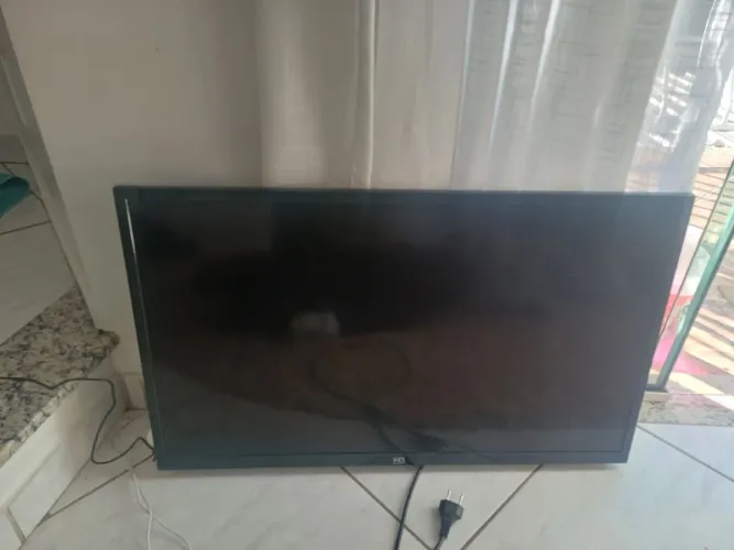 Televisão LED USADA - EM ÓTIMO ESTADO