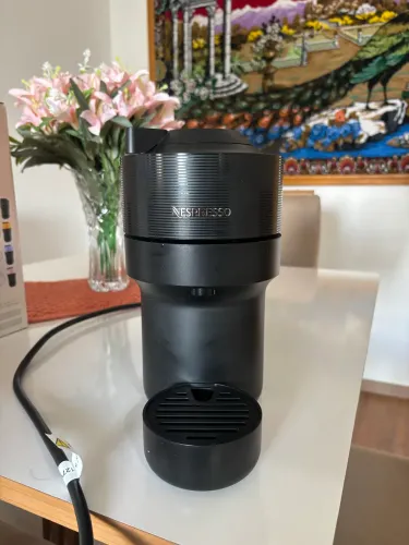 Cafeteira Nespresso Vertuo Pop 1 mês de uso na garantia do fabricante