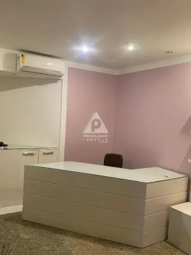 Sala Comercial Frente em Copacabana 71 m², 1 Vaga, Financiamento