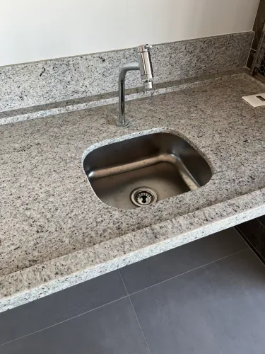 Venda bancadas e pias de mármores