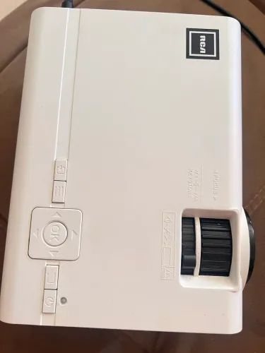 Projetor RCA RPJ 136
