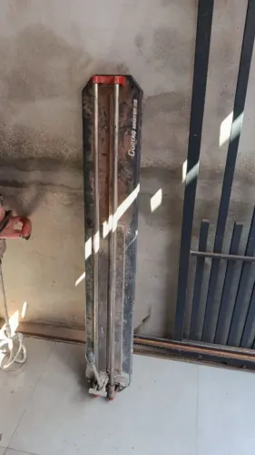 Riscadeira de piso e porcelanato