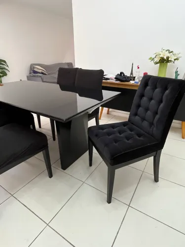 Conjunto mesa de jantar com 6 cadeiras 