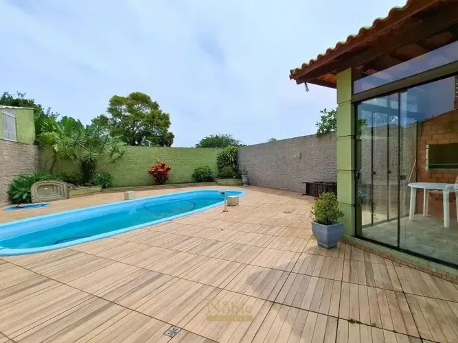Casa com piscina na Praia da Cal