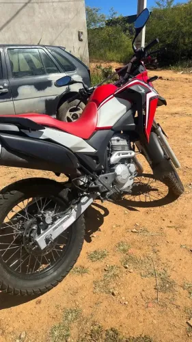 Vendo XRE300 ano 2019/2020, único do, com 57800km rodados.