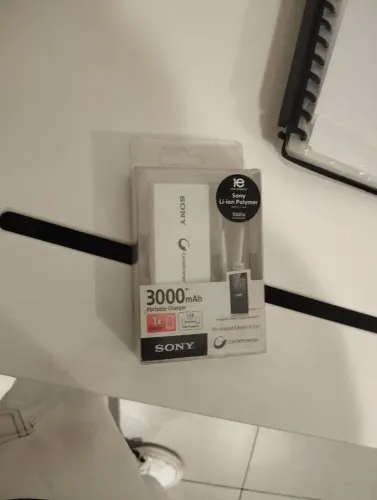 Power bank Sony praticamente lacrado
