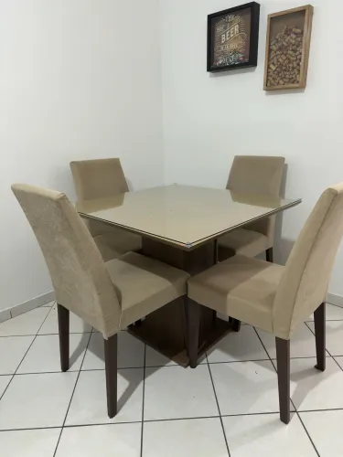 Mesa 4 cadeiras 