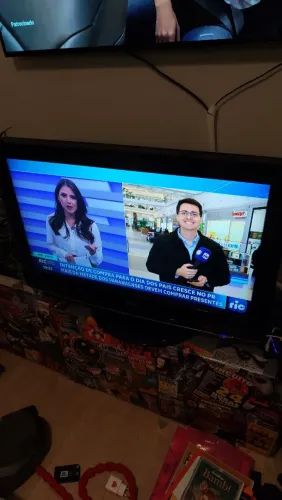 TV LG 32" Full HD c/ Conversor Digital Integrado - Excelente Estado - não smart
