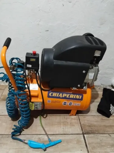 Compressor novo usado somente duas vezes tá zero 900 no dinheiro ou Pix 