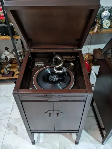 Vitrola grafonola a manivela victrola