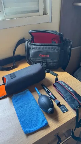 Kit câmera (bolsa, cartão de memória e kit de limpeza lente) 