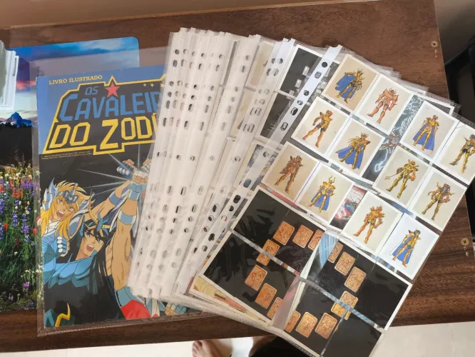 Album de figurinhas os cavaleiros do zodíaco
