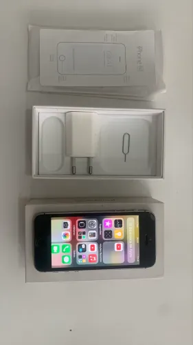 iPhone SE 16 Gb Cinza Espacial impecável