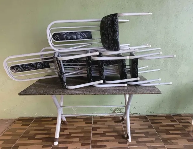 Mesa de 6 cadeira. 