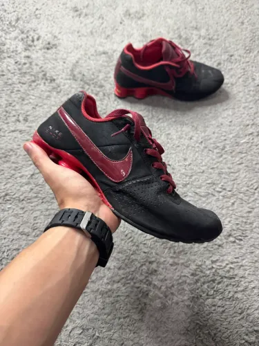 Nike shox deliver 40