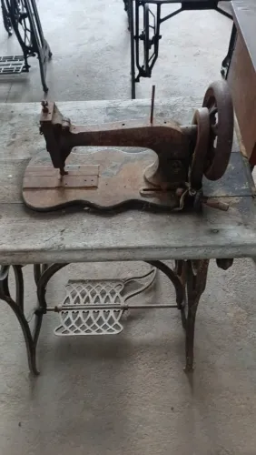 Máquina de costura Singer