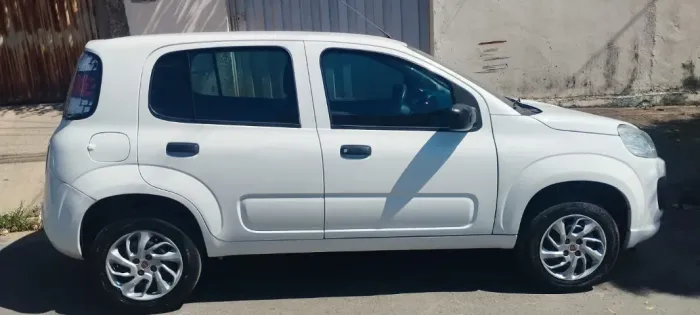 Fiat Uno Attractive 1.0 EVO Fire Flex 8V 5P 2021