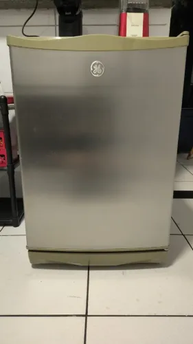Frigobar GE 120L - Funcionando Perfeitamente