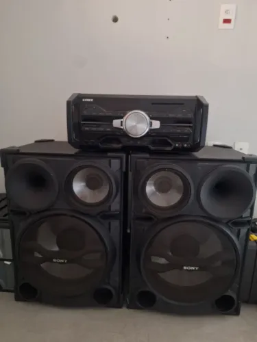 Aparelho de som Sony Genezi e caixas