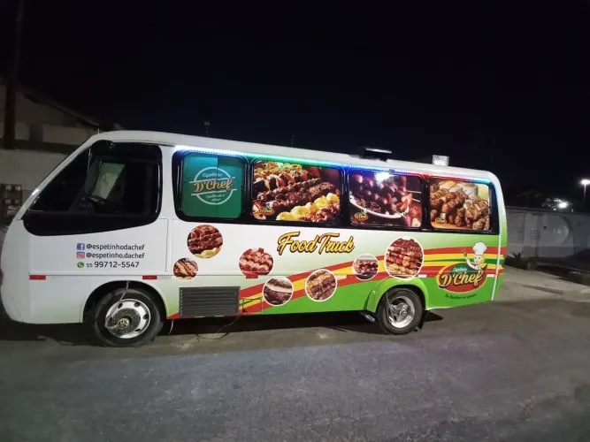 Vendo este Food Truck único dono. Todo projetado impecável.