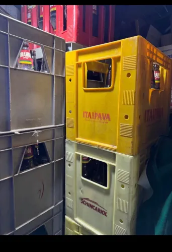 Caixa de cerveja litrão + cascos