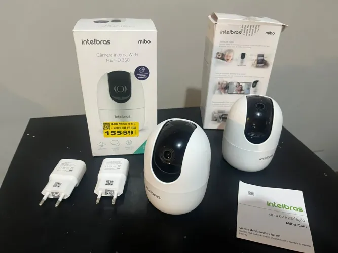 02 Câmeras Intelbras IM4 Wi-Fi Full HD 360° + Cartão SD 32GB