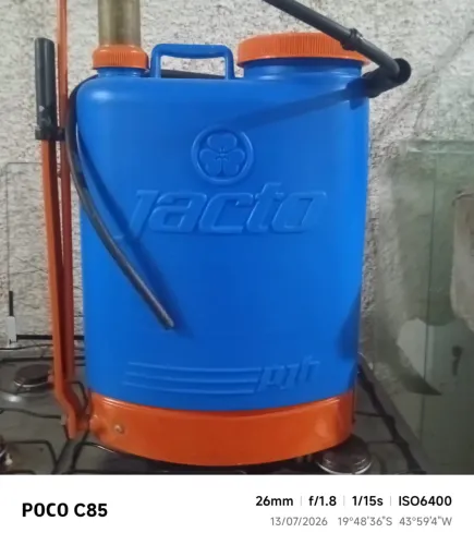 Bomba bater veneno