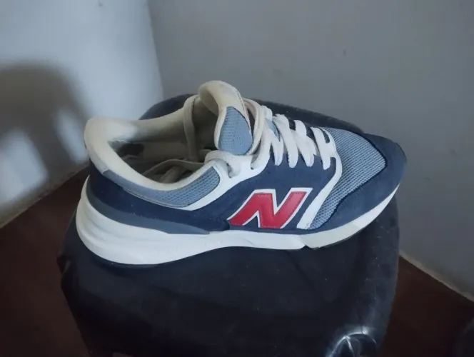 Tênis New Balance modelo 997R