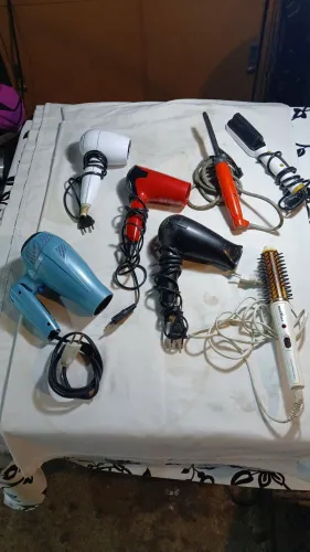 Secador ou escova de cabelo (unidade).