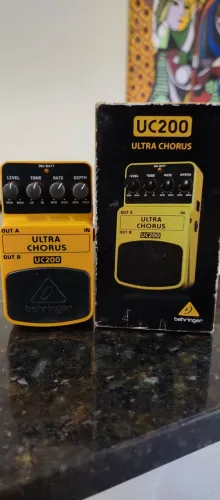Pedal Ultra Chorus Behringer UC200