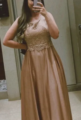 Vestido rose com renda longo