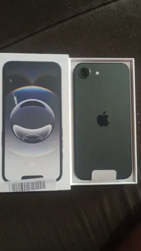 Vendo iPhone 16e semi novo por 3 mil reais , quatro meses de uso