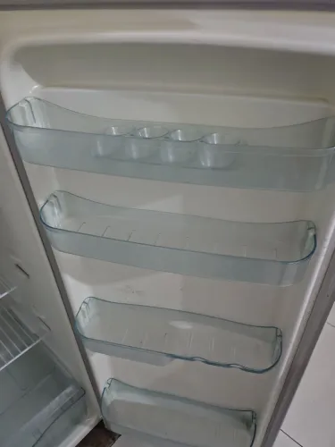Geladeira Eletrolux Re 28 super 