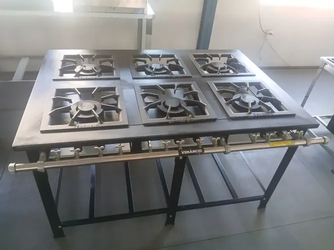 Fogão Industrial Venâncio Maxi 6 Bocas Duplas 40x40 Gás Ferro