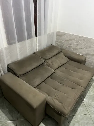 Sofá retrátil e reclinável