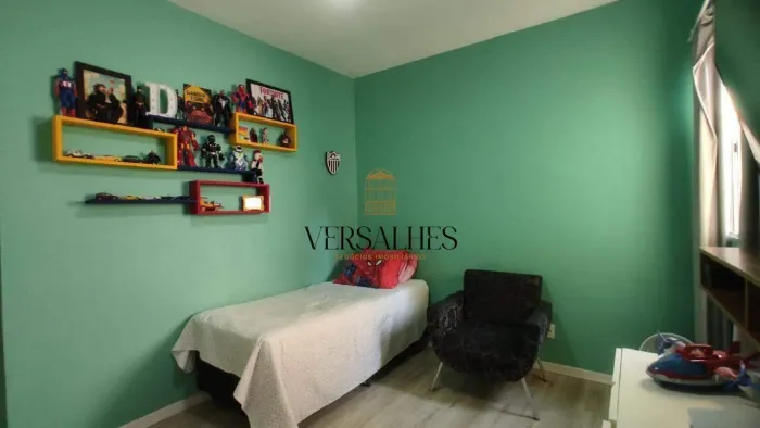 Casa á venda com 04 quartos, 03 banheiros, 04 vagas de garagem , 270 m² - Bairro: Providên