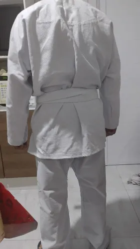 2 kimonos jiu-jitsu trançados A1e A2