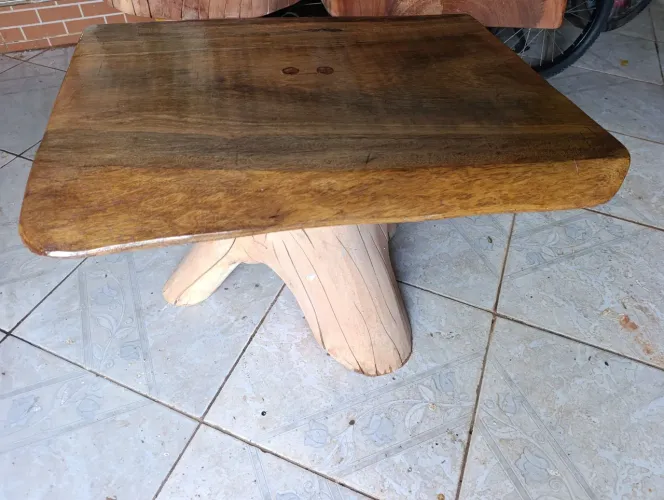 Mesa de centro madeira pura