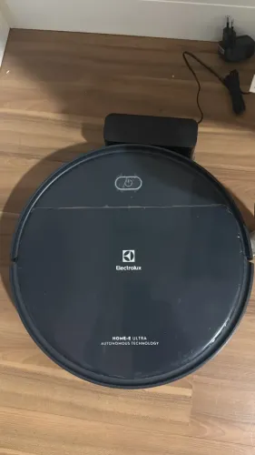 O Robô Aspirador de Pó 4 em 1 Electrolux Experience ERB44