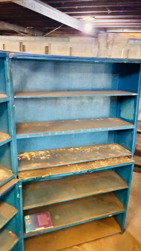 Balcão em Metalon e madeira para lojas 