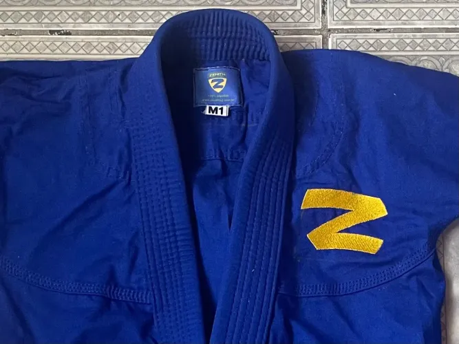 Vendo kimono infantil usado apenas 1 mês