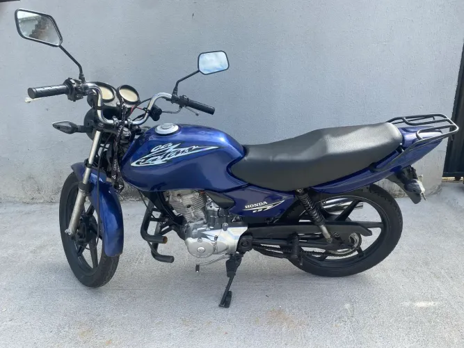 Titan 2002