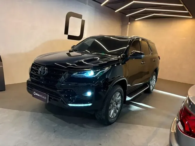 Toyota Hilux SW4 SRX 4X4 2.8 TDI 16V Dies. Aut. 2024