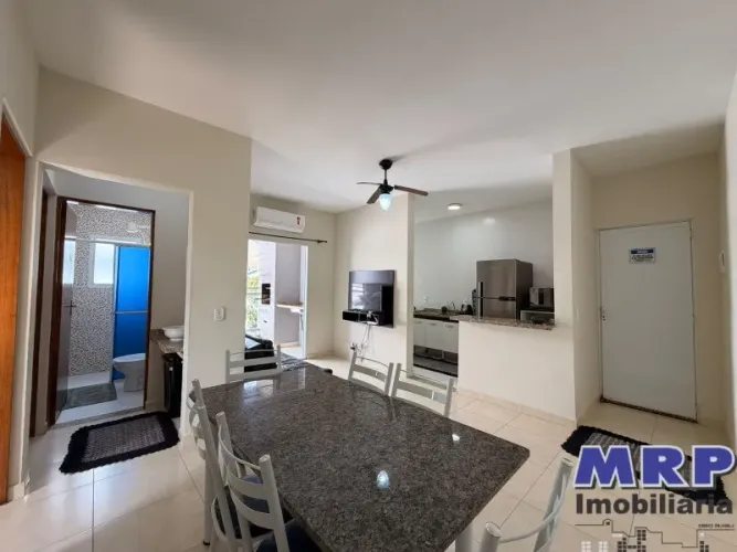 Apartamento à venda na Maranduba em Ubatuba. 2 quartos. Varanda com churrasqueira.